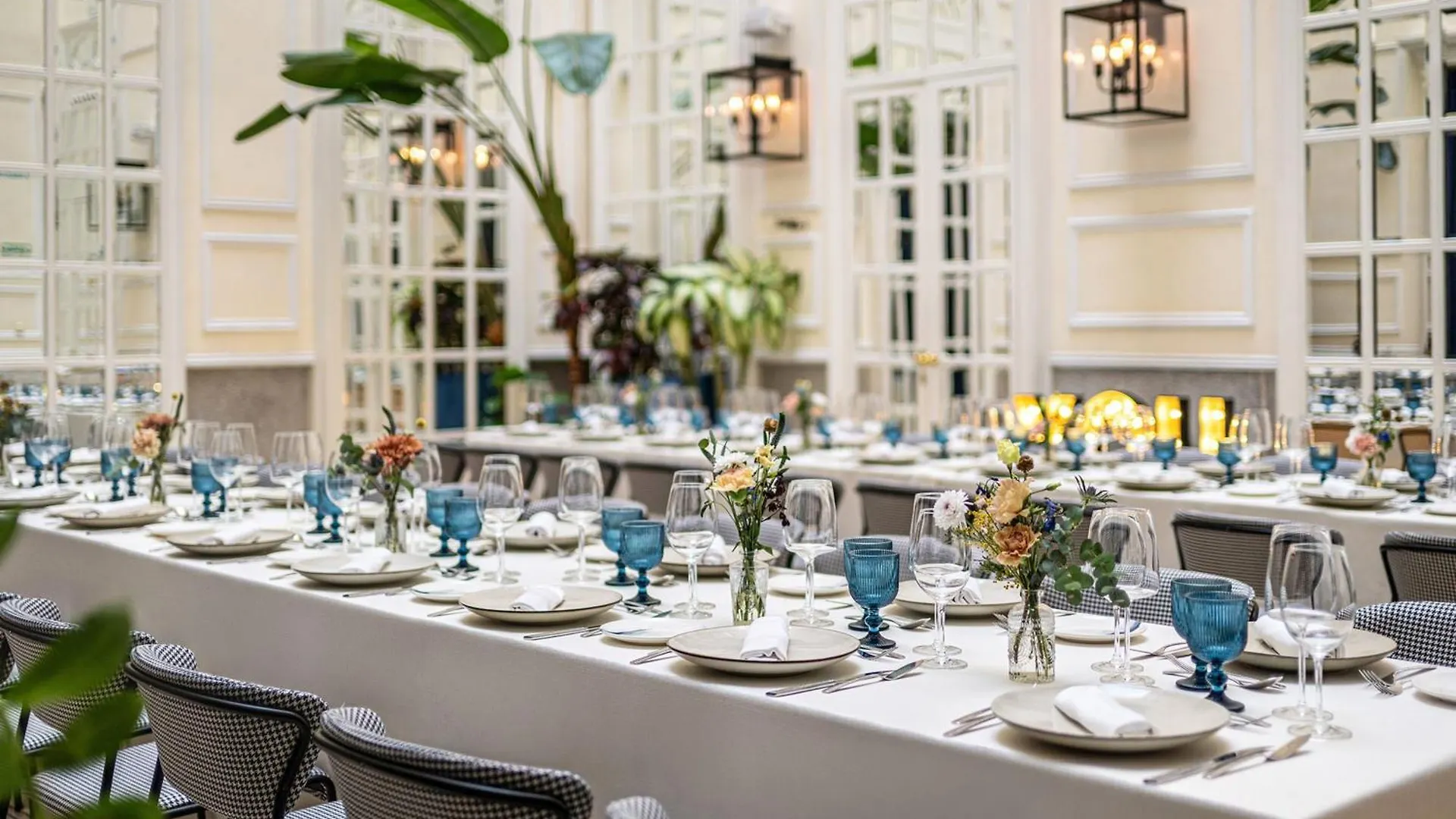 Staying In Madrid: 8 Hoteles de Lujo Comparados